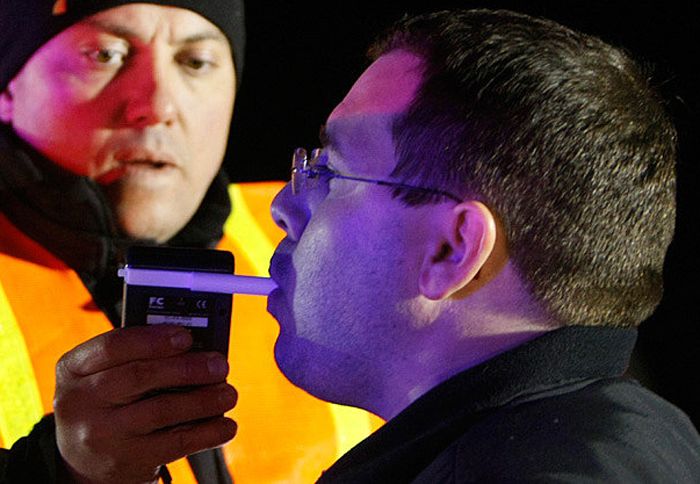 Όλα τα οχήματα που διέρχονται από το γαλλικό έδαφος, πρέπει να είναι εξοπλισμένα με συσκευή αλκοτέστ.